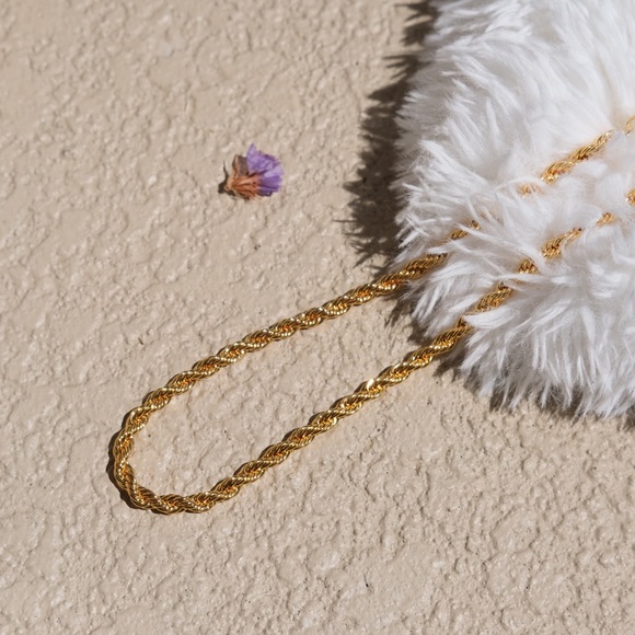 CLOSING SALE!❤️18K Gold Plated Bold rope Chain Necklace - Picture 5 of 8